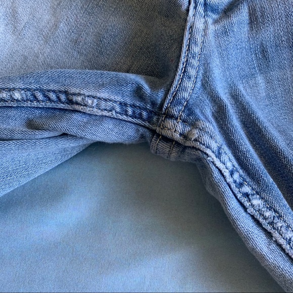 Hollister Light Wash Vintage Distressed Boyfriend Jeans - Picture 6 of 7